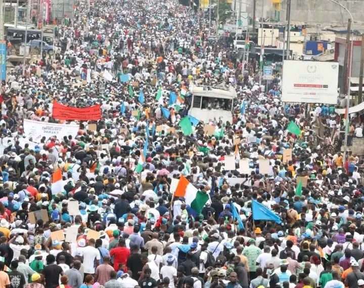 Côte d'Ivoire : Une forte mobilisation de l'opposition à Yopougon ce samedi 9 août 2025 pour dire non à un quatrième mandat du Président Alassane Ouattara.